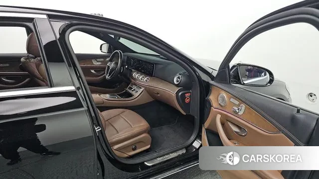 Mercedes-Benz E-Class W213 2020 Черный из Кореи, фото 2