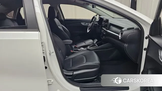 Kia The New K3 2nd generation 2021 Белый из Кореи, фото 2