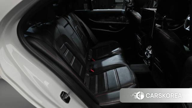Mercedes-Benz E-Class W213 2019 Белый из Кореи, фото 2
