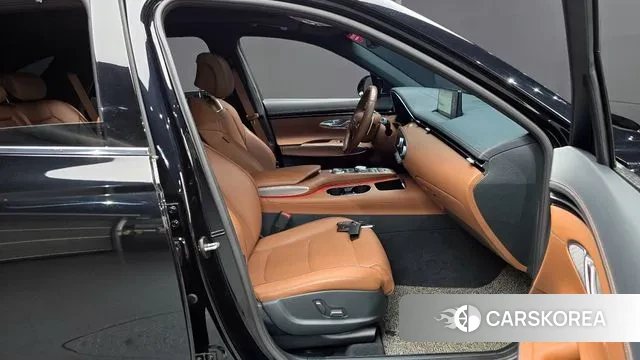 Genesis GV70 2021 Черный из Кореи, фото 2