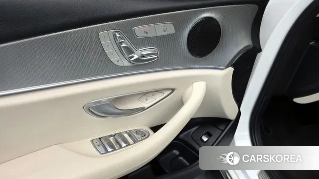 Mercedes-Benz E-Class W213 2018 Белый из Кореи, фото 2