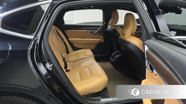 Volvo S90 2023 Черный из Кореи, фото 2