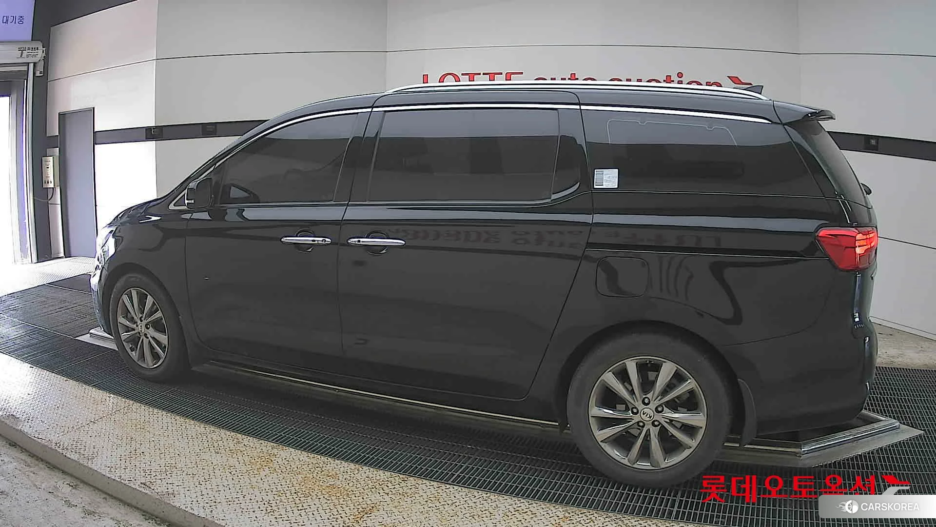 Kia Carnival 2020 Aurora Black Pearl из Кореи, фото 2