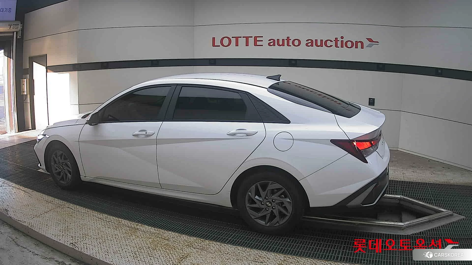 Hyundai Avante 2024 Atlas White из Кореи, фото 2