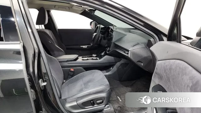 Lexus RZ450e 2023 Черный из Кореи, фото 2