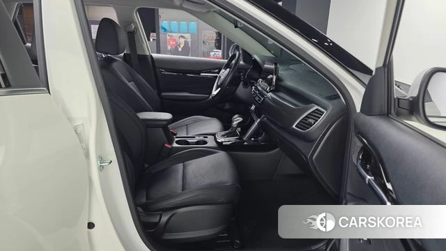 Kia Seltos 2022 Белый из Кореи, фото 2