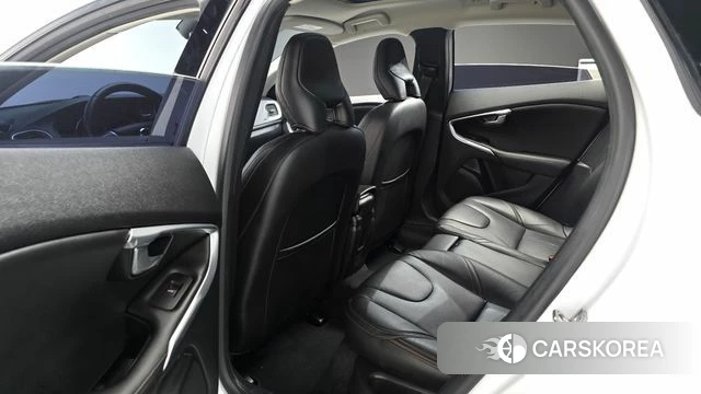Volvo V40 Cross-Country 2018 Белый из Кореи, фото 2