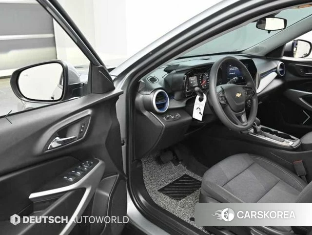Chevrolet (GM Daewoo) Trax Crossover 2024 Серебристо-серый из Кореи, фото 2