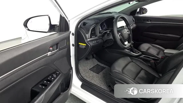 Hyundai Avante AD 2018 Белый из Кореи, фото 2