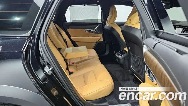 Volvo V90 Cross-Country 2024 Черный из Кореи, фото 2