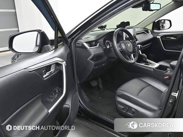 Toyota RAV4 5th Generation 2022 Черный из Кореи, фото 2