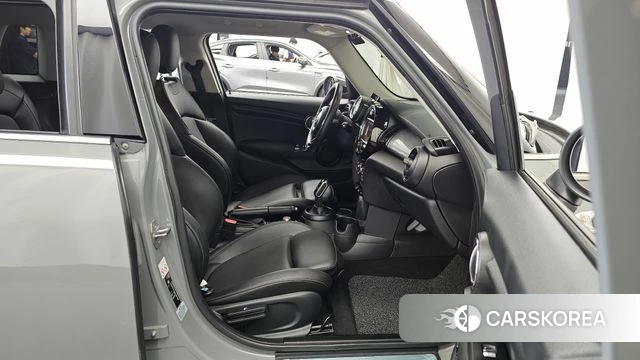 Mini Cooper D 2018 Серый из Кореи, фото 2