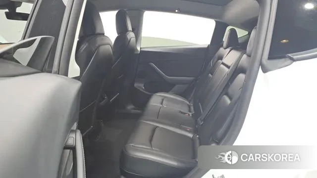 Tesla Model Y 2022 Белый из Кореи, фото 2