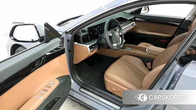 Hyundai Grandeur (GN7) 2024 Серебристо-серый из Кореи, фото 2