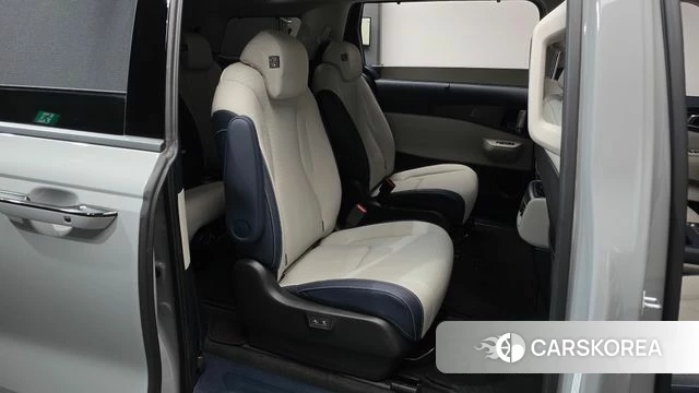 Kia The New Carnival 4th Generation 2024 Серебристо-серый из Кореи, фото 2