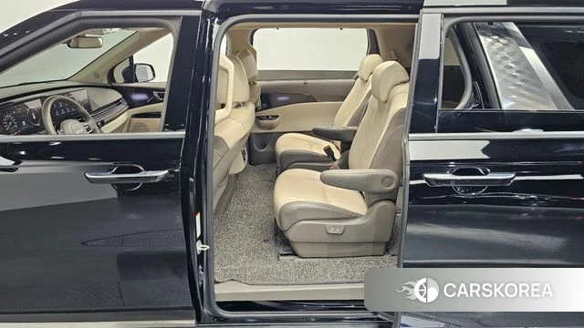 Kia Carnival 4th generation 2023 Черный из Кореи, фото 2