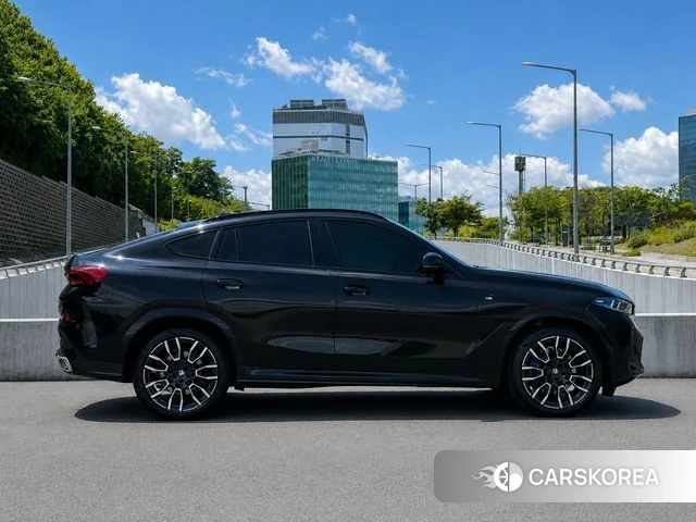 BMW X6 (G06) 2026 Черный из Кореи, фото 2