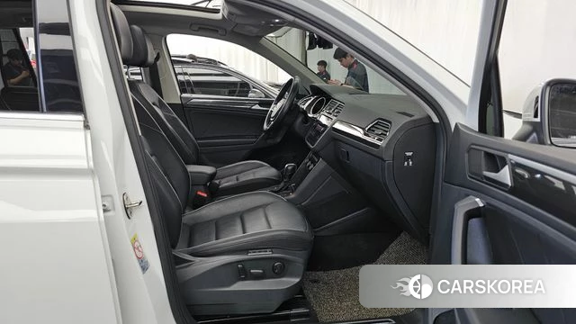 Volkswagen Tiguan second Generation 2020 Белый из Кореи, фото 2