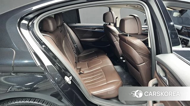 BMW 5 Series (G30) 2021 Черный из Кореи, фото 2