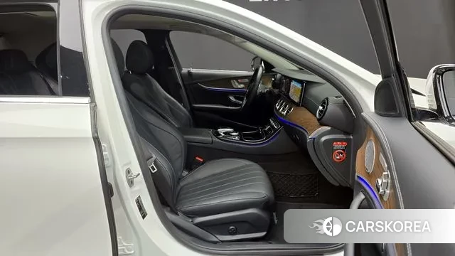 Mercedes-Benz E-Class W213 2019 Белый из Кореи, фото 2