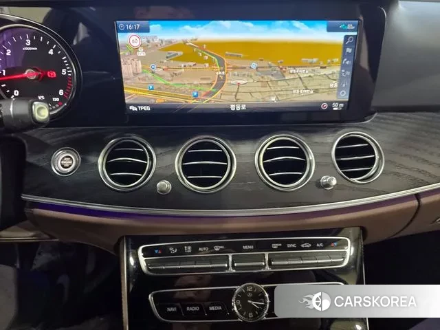 Mercedes-Benz E-Class W213 2020 Синий из Кореи, фото 2