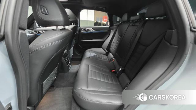 BMW 4 Series (G22) 2024 Цвет галактики из Кореи, фото 2