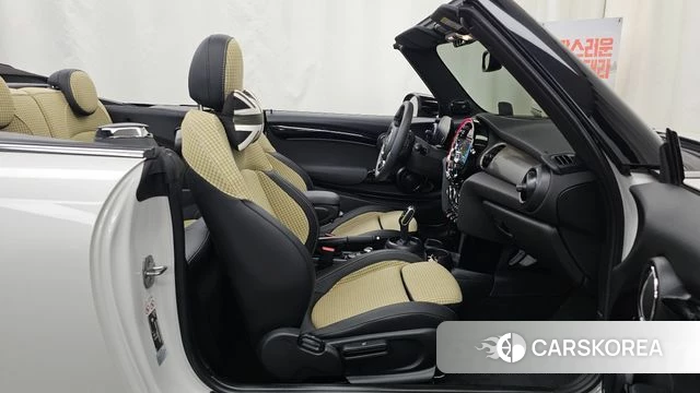 Mini Cooper S Convertible 2023 Белый из Кореи, фото 2