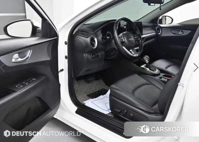 Kia The New K3 2nd generation 2022 Белый из Кореи, фото 2