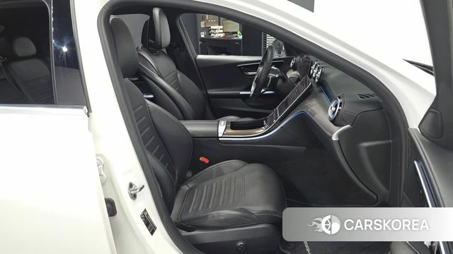 Mercedes-Benz C-Class W206 2022 Белый из Кореи, фото 2