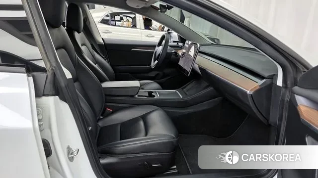 Tesla Model 3 2022 Белый из Кореи, фото 2