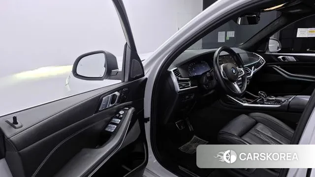 BMW X7 (G07) 2022 Белый из Кореи, фото 2