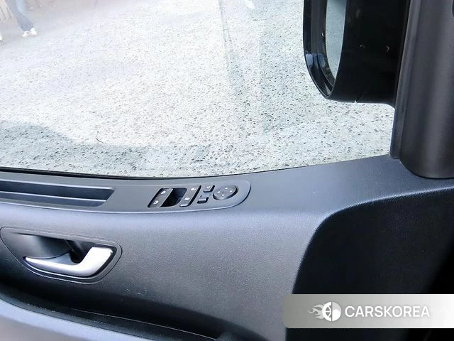 Hyundai Staria 2023 Черный из Кореи, фото 2