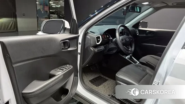 Hyundai Venue 2023 Белый из Кореи, фото 2