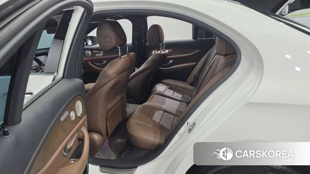 Mercedes-Benz E-Class W213 2021 Белый из Кореи, фото 2