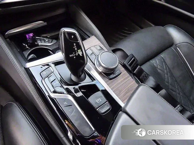 BMW 5 Series (G30) 2018 Черный из Кореи, фото 2