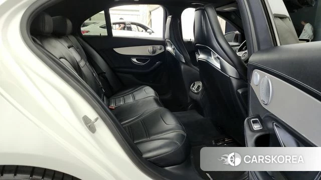 Mercedes-Benz C-Class W205 2018 Белый из Кореи, фото 2