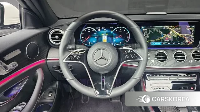 Mercedes-Benz E-Class W213 2023 Белый из Кореи, фото 2