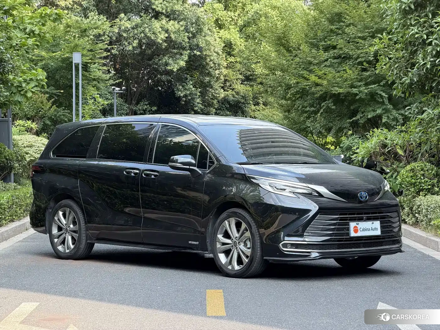 Toyota Sienna 2023 Черный из Китая, фото 2