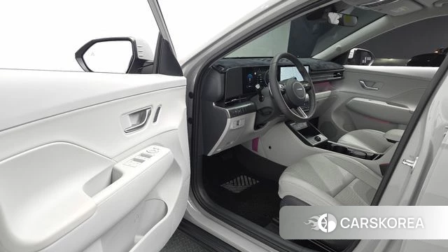 Hyundai Kona (SX2) 2024 Серебристо-серый из Кореи, фото 2