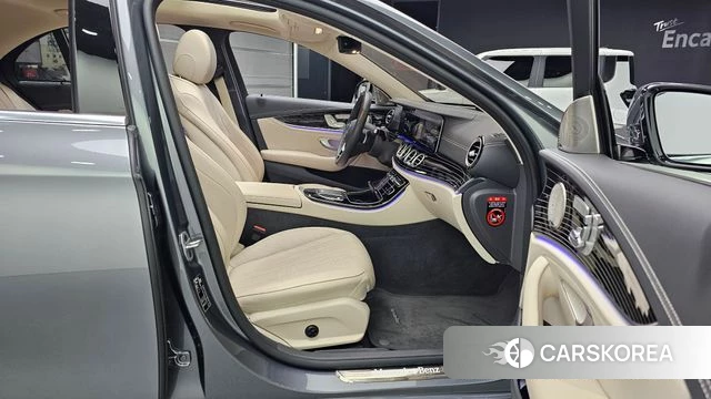 Mercedes-Benz E-Class W213 2022 Серый из Кореи, фото 2