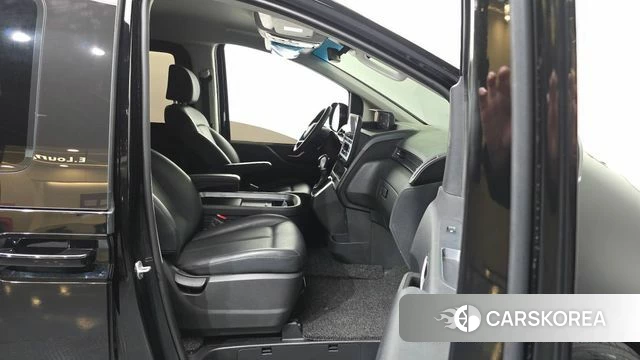 Hyundai Staria 2022 Черный из Кореи, фото 2