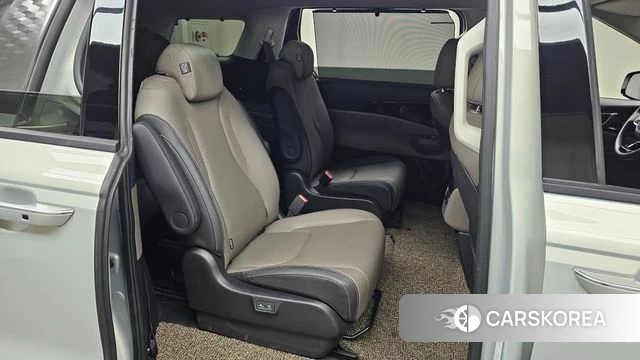 Kia The New Carnival 4th Generation 2024 Серебристо-серый из Кореи, фото 2