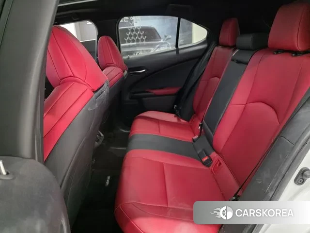 Lexus UX250h 2021 Белый из Кореи, фото 2