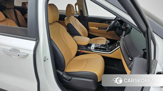 Kia Carnival 4th generation 2023 Белый из Кореи, фото 2