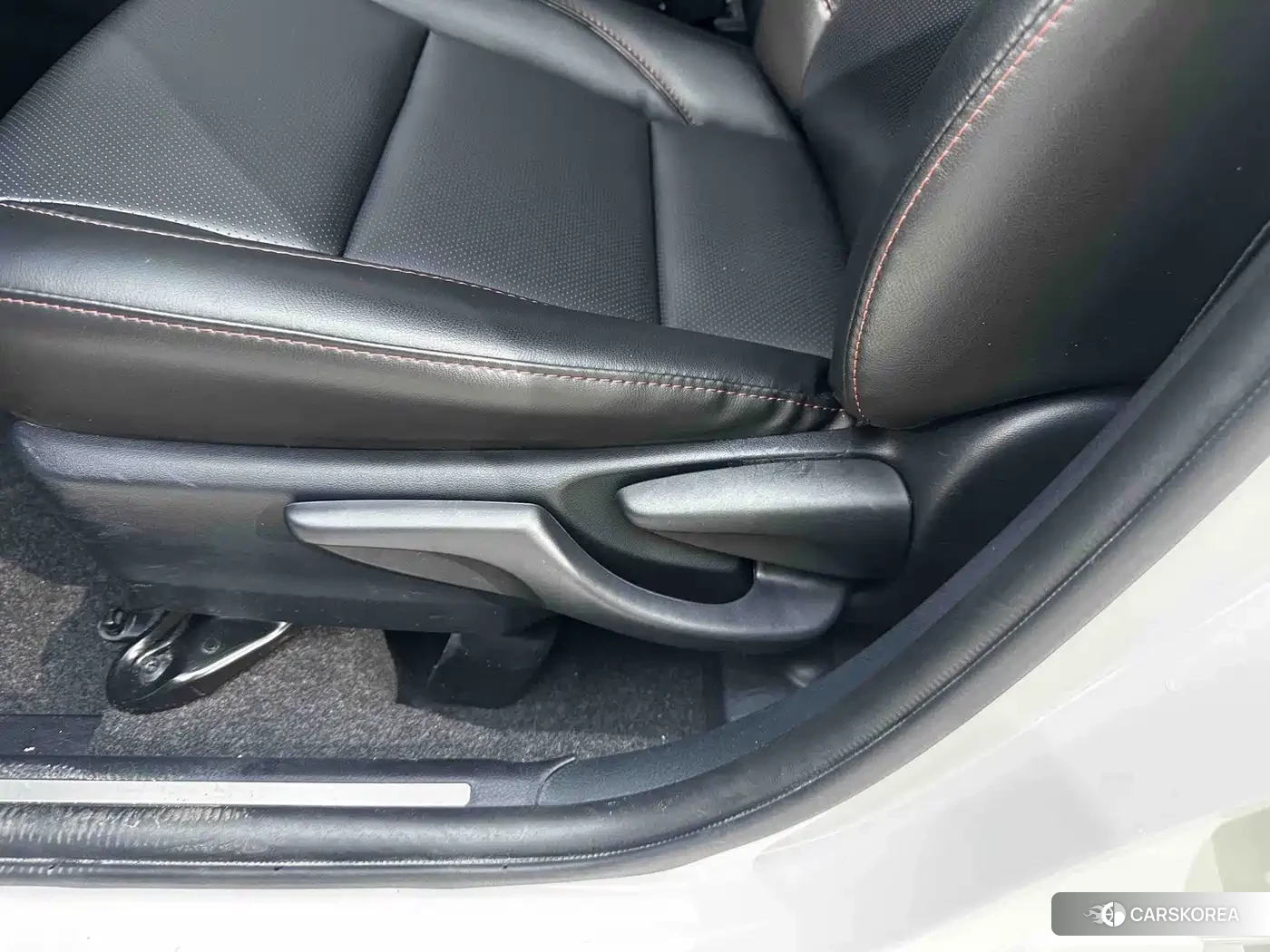 Toyota Yaris L 2022 Белый из Китая, фото 2