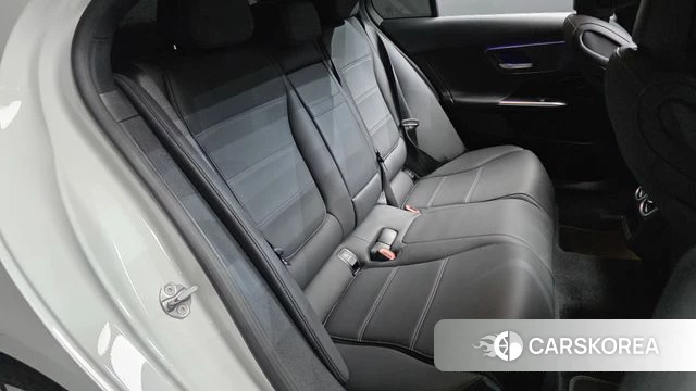 Mercedes-Benz C-Class W206 2024 Белый из Кореи, фото 2