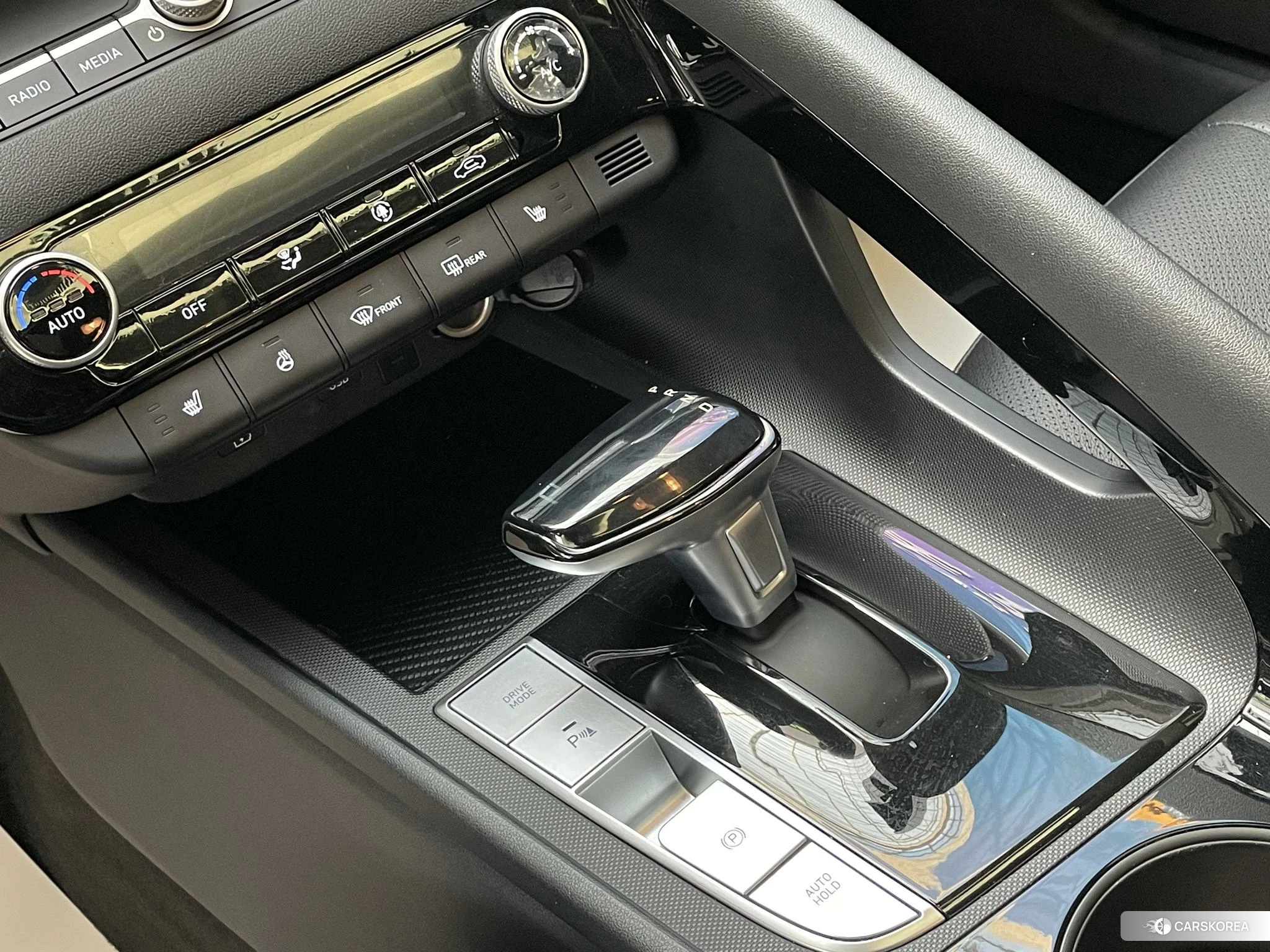 Hyundai Elantra 2023 Белый из Китая, фото 2