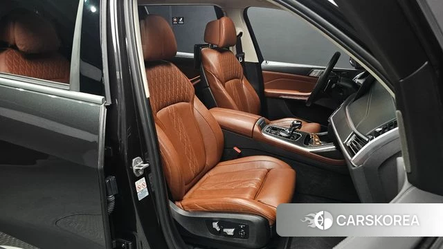 BMW X7 (G07) 2022 Серый из Кореи, фото 2