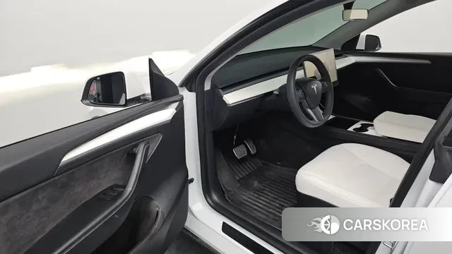 Tesla Model Y 2024 Белый из Кореи, фото 2