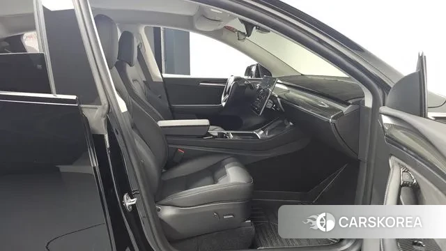 Tesla Model Y 2023 Черный из Кореи, фото 2